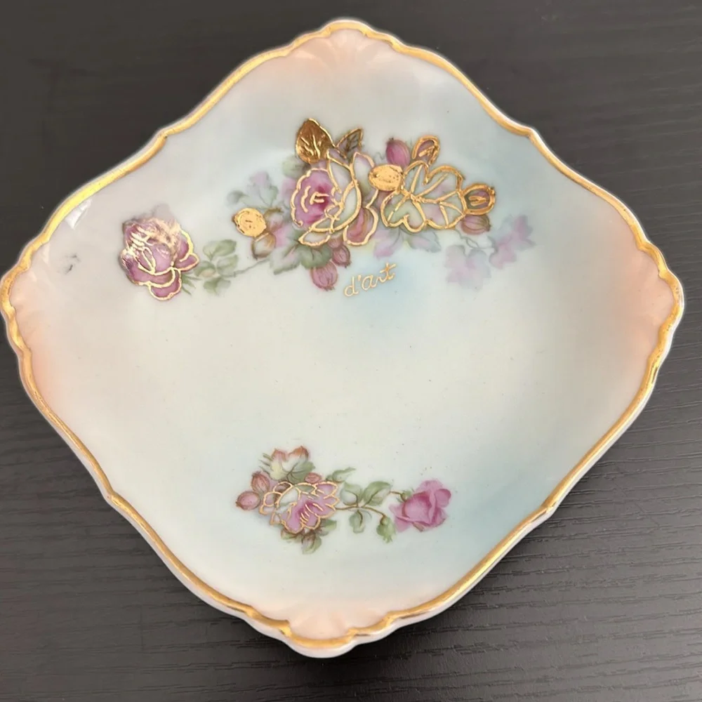 d’art 6913 Japan Porcelain Raised Gold Accent Floral Square Candy Trinket Bowl